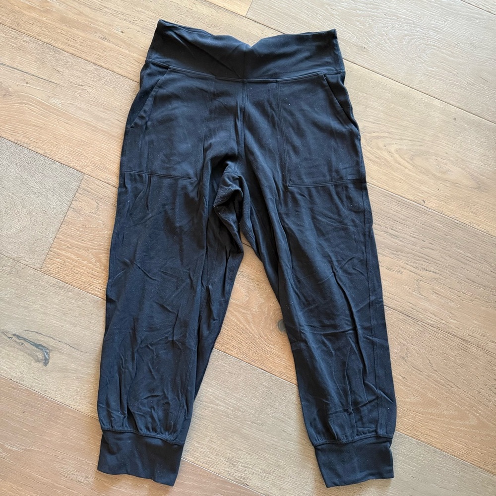 Lululemon Cropped Lounge Pants in Black - Picture 2 of 6